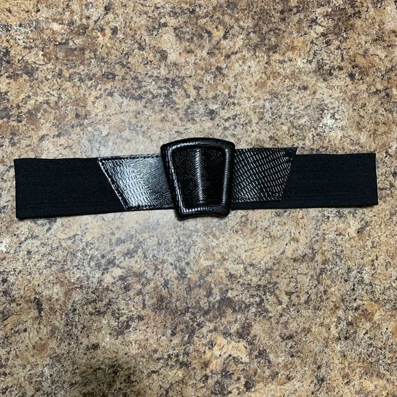 Vintage stretchy black belt 26.5 end to end with stretch - Picture 1 of 5